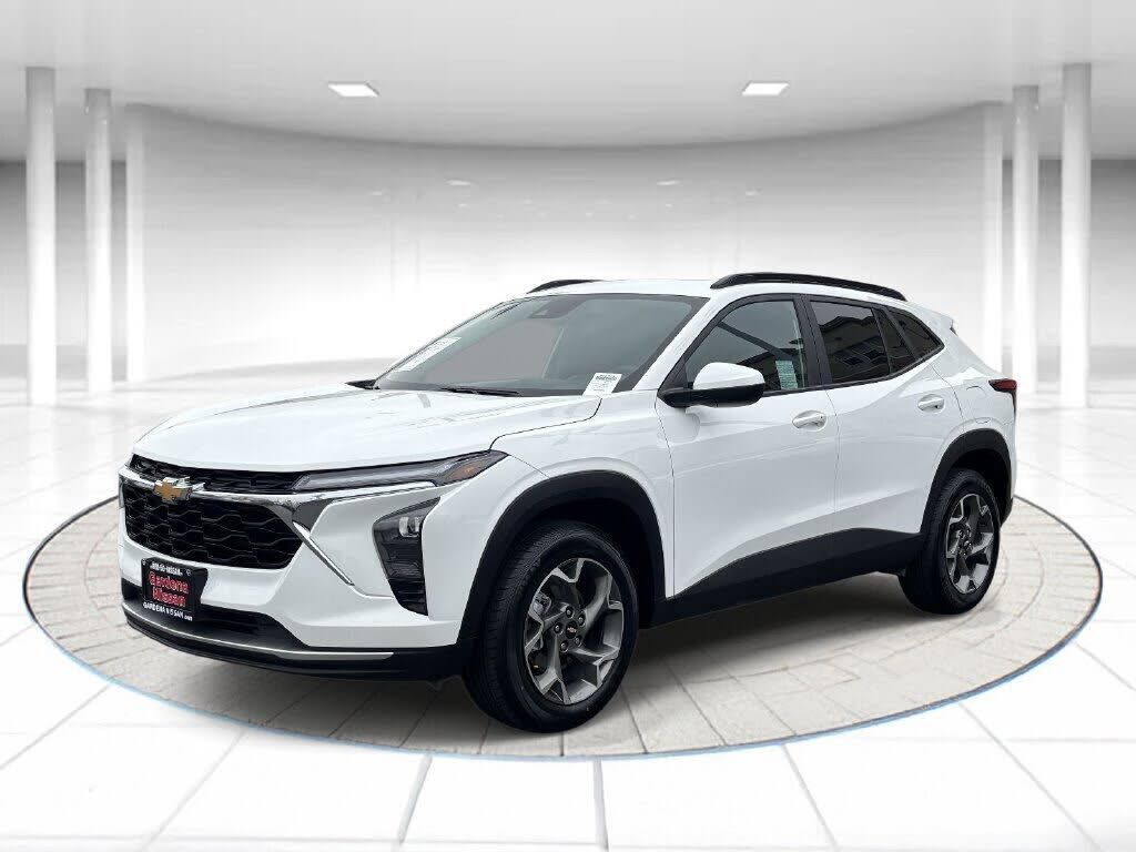 2025 CHEVROLET Trax