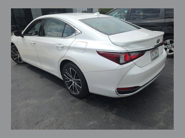 2023 LEXUS ES