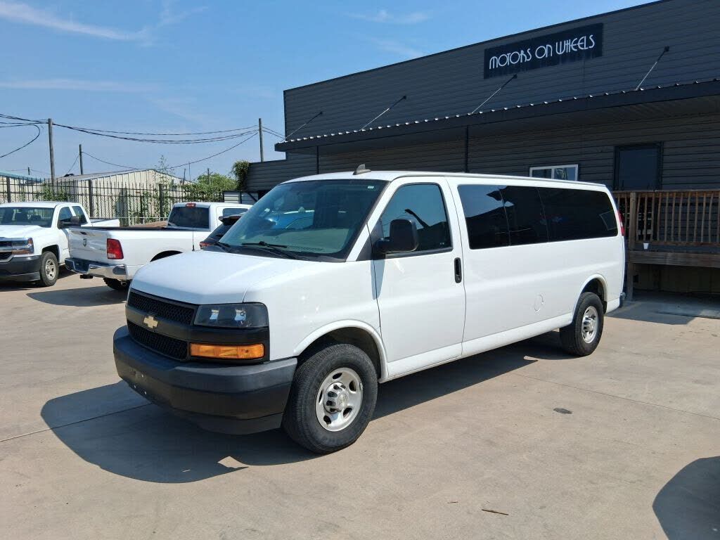 2020 CHEVROLET Express