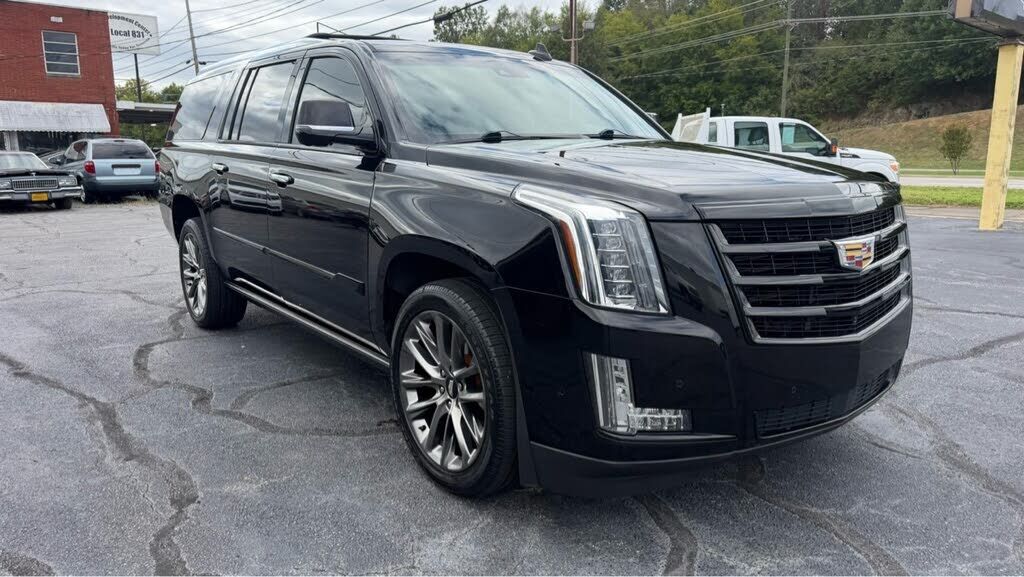 2019 CADILLAC Escalade ESV
