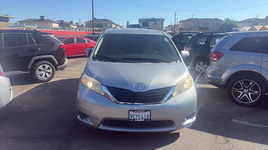 2014 TOYOTA Sienna