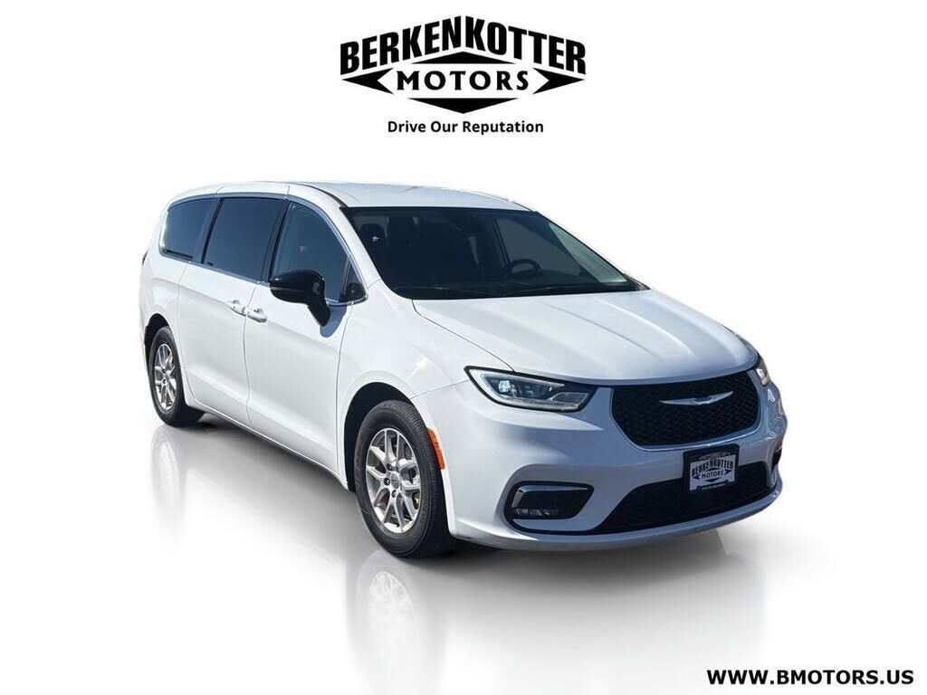 2024 CHRYSLER Pacifica