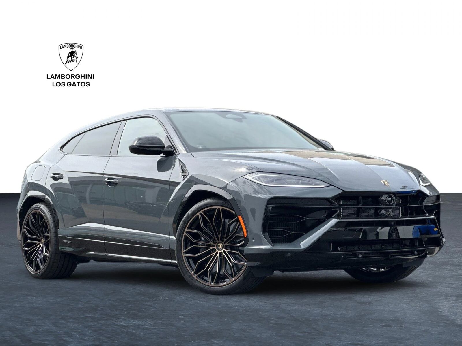 2026 LAMBORGHINI URUS