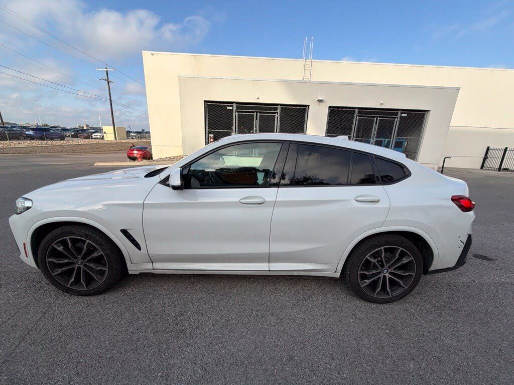 2022 BMW X4
