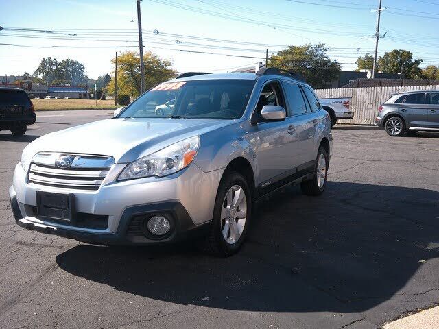 2014 SUBARU Outback