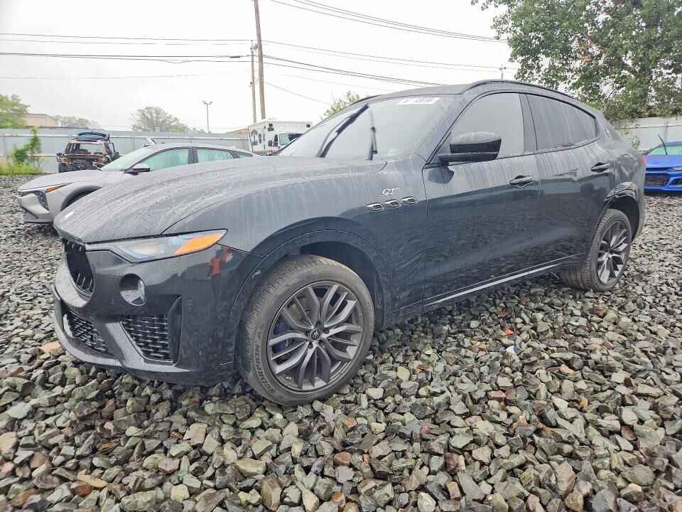 2022 MASERATI Levante