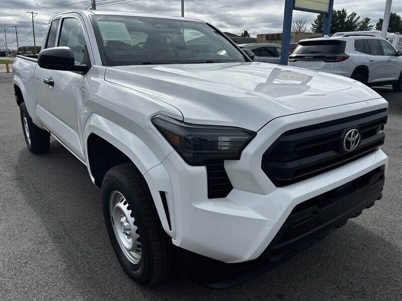 2024 TOYOTA Tacoma