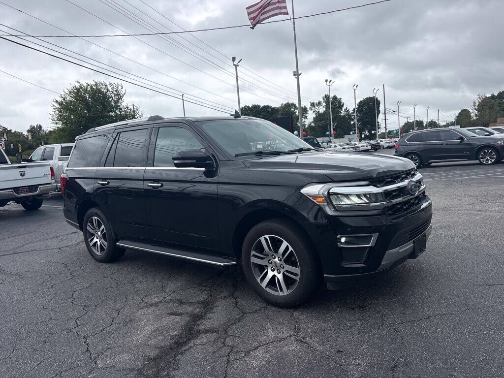 2022 FORD Expedition
