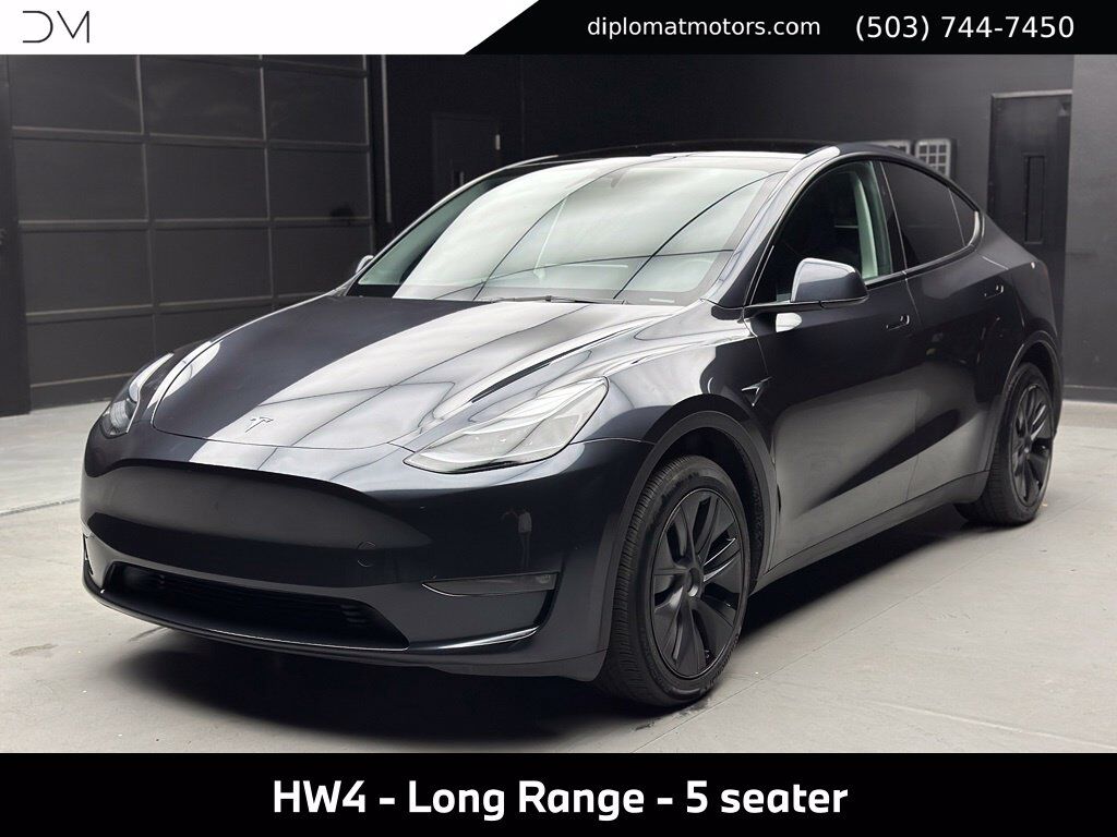 2025 TESLA Model Y
