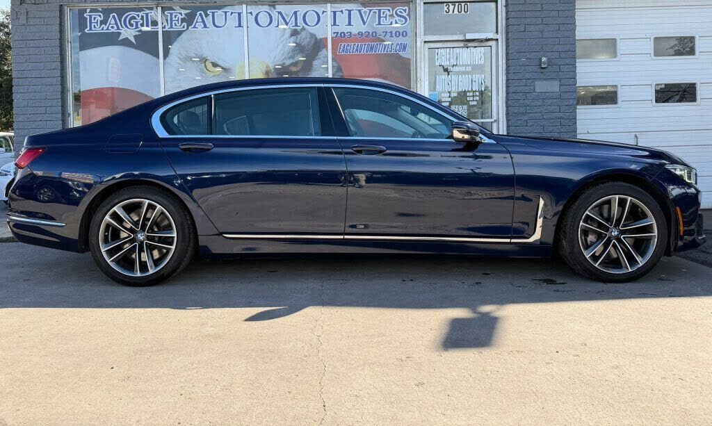 2022 BMW 750i