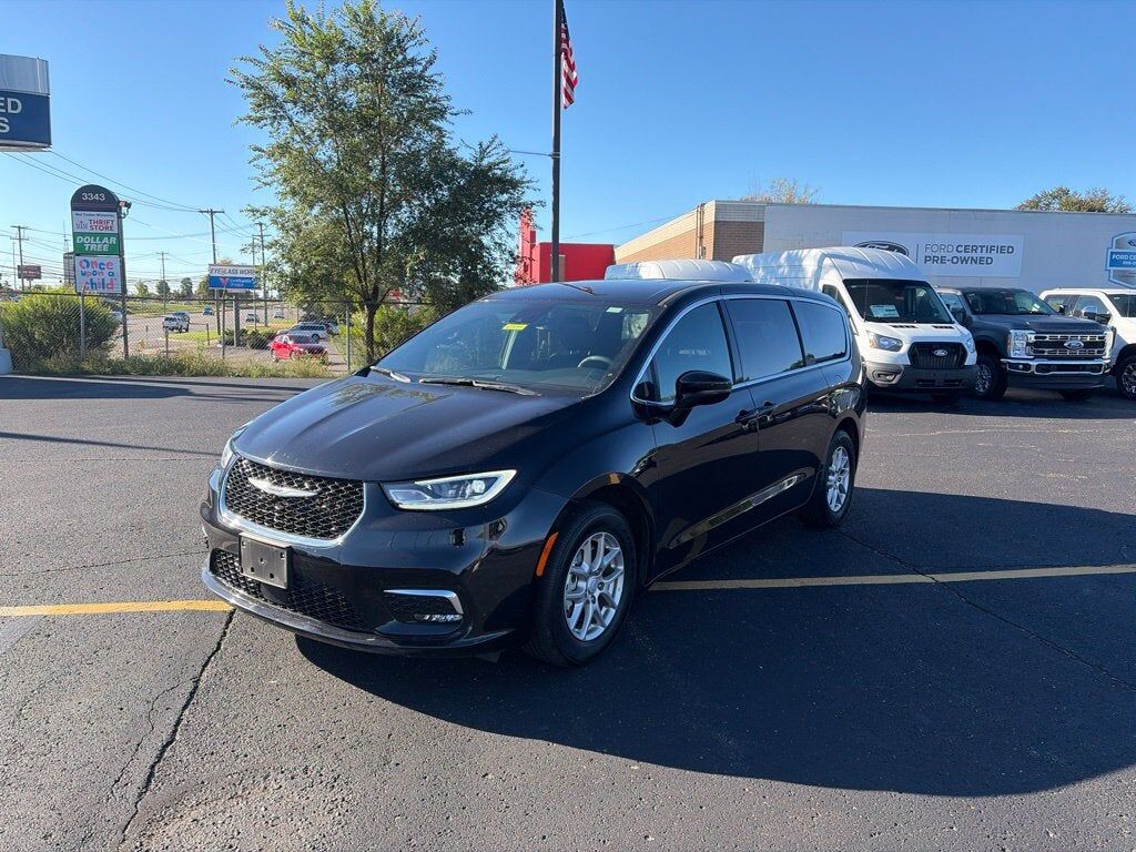 2025 CHRYSLER Pacifica