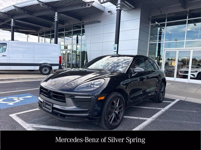 2023 PORSCHE Macan