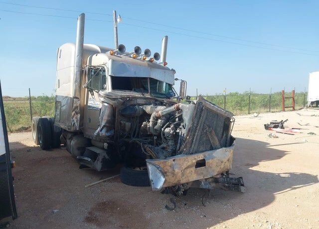 2000 PETERBILT 379