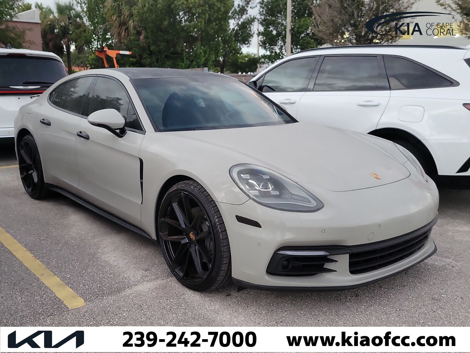 2018 PORSCHE Panamera
