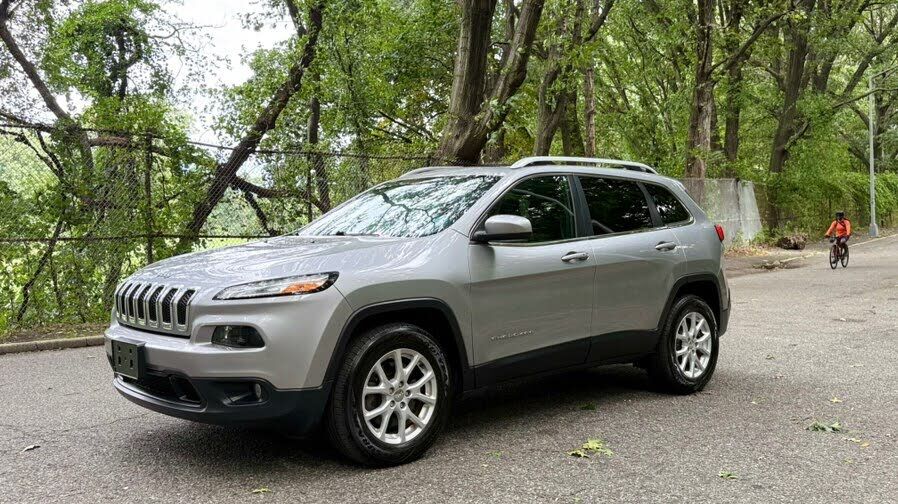 2017 JEEP Cherokee