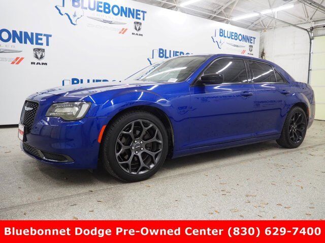 2019 CHRYSLER 300