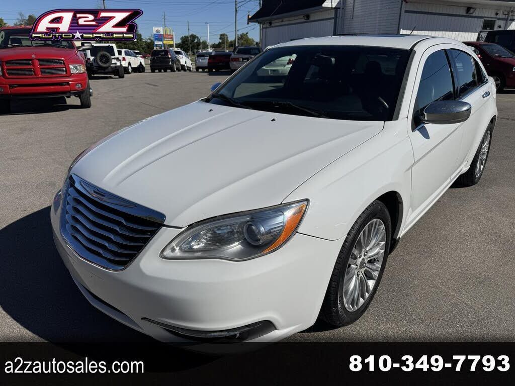 2013 CHRYSLER 200