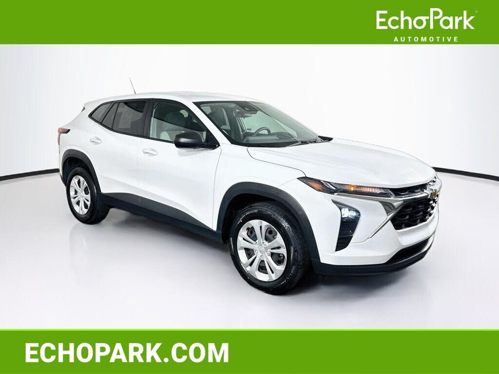 2025 CHEVROLET Trax