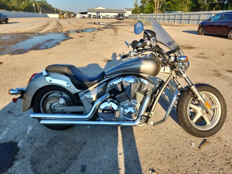 2012 HONDA VT1300