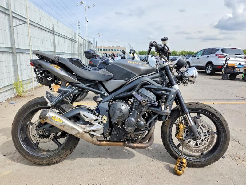 2010 TRIUMPH Street Triple