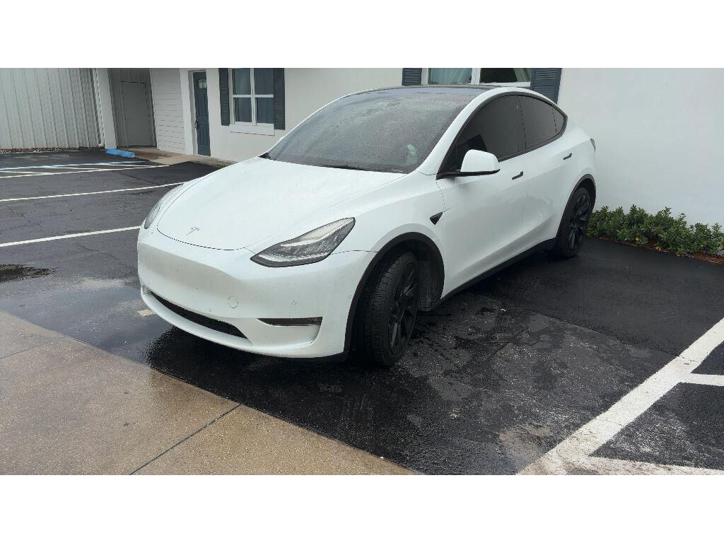 2022 TESLA Model Y