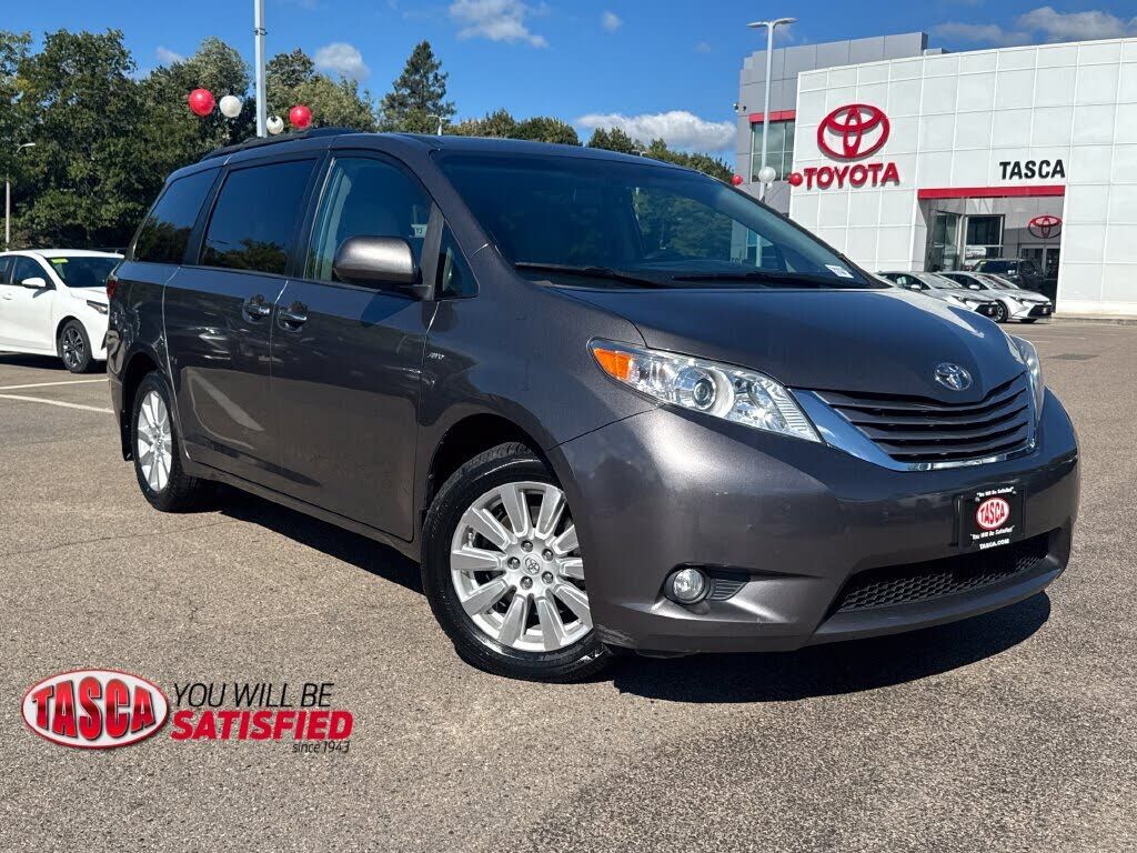 2017 TOYOTA Sienna