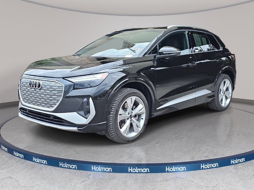 2023 AUDI Q4