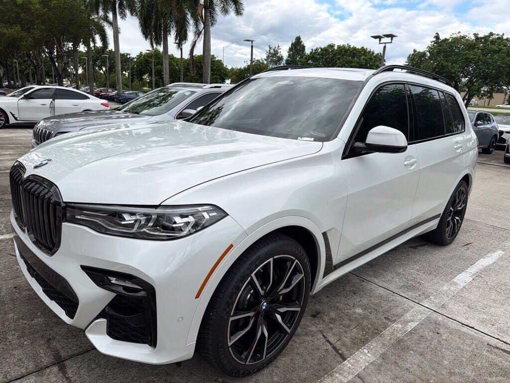 2022 BMW X7