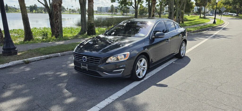 2015 VOLVO S60