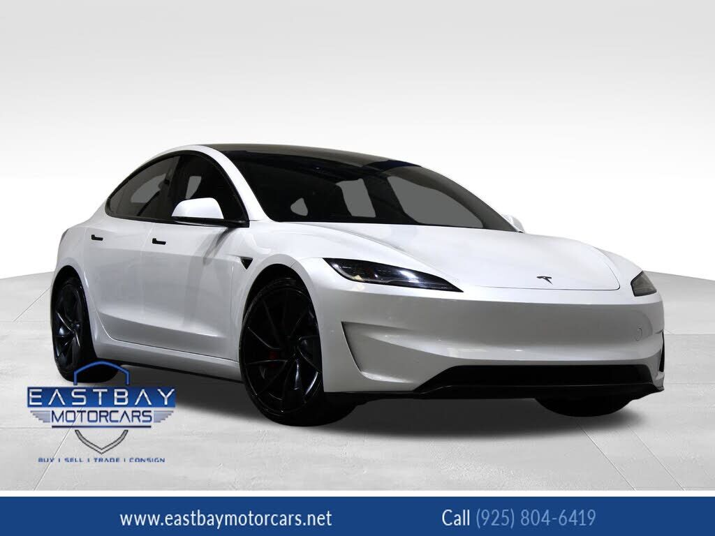 2024 TESLA Model 3