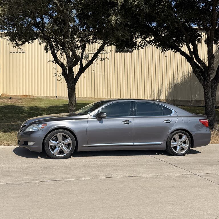 2012 LEXUS LS