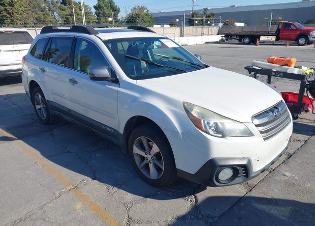2014 SUBARU Outback