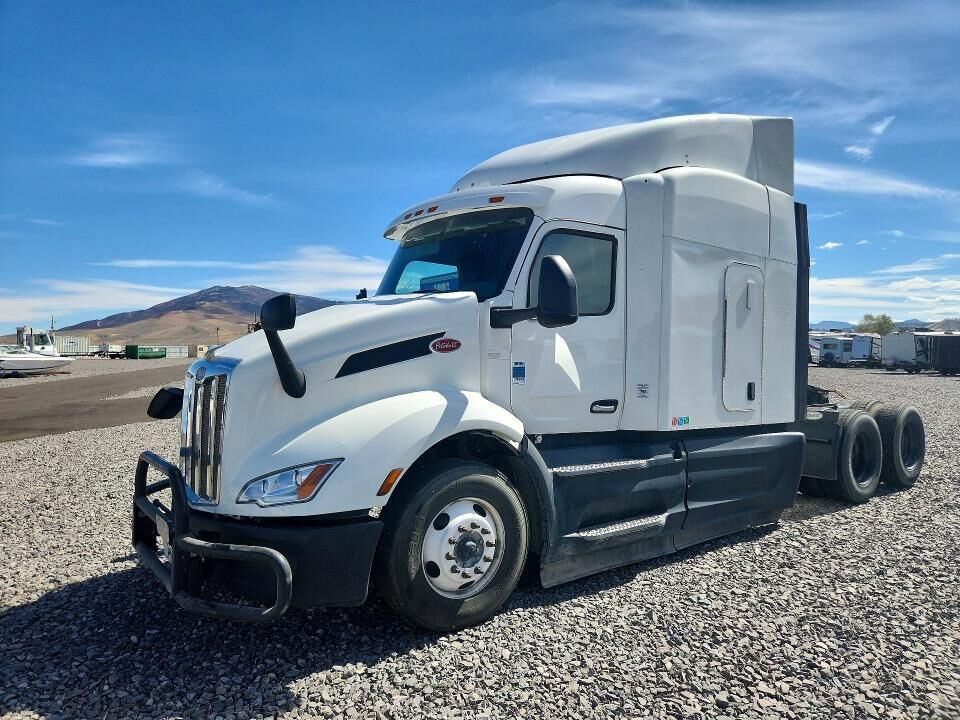 2023 PETERBILT 579
