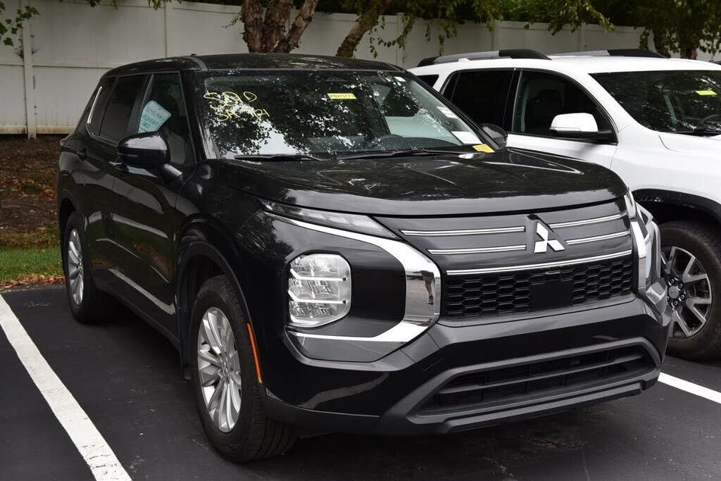 2025 MITSUBISHI Outlander
