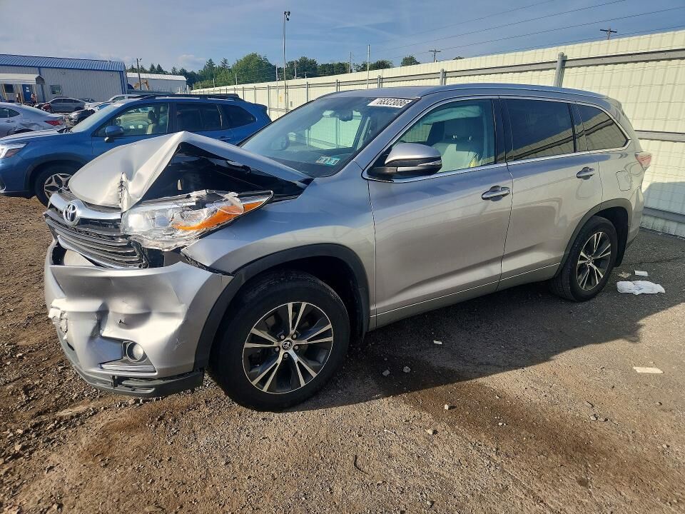 2016 TOYOTA Highlander