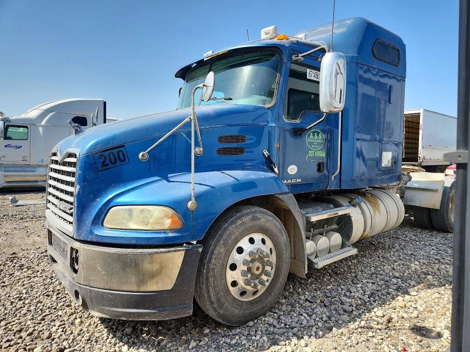 2014 MACK CXU
