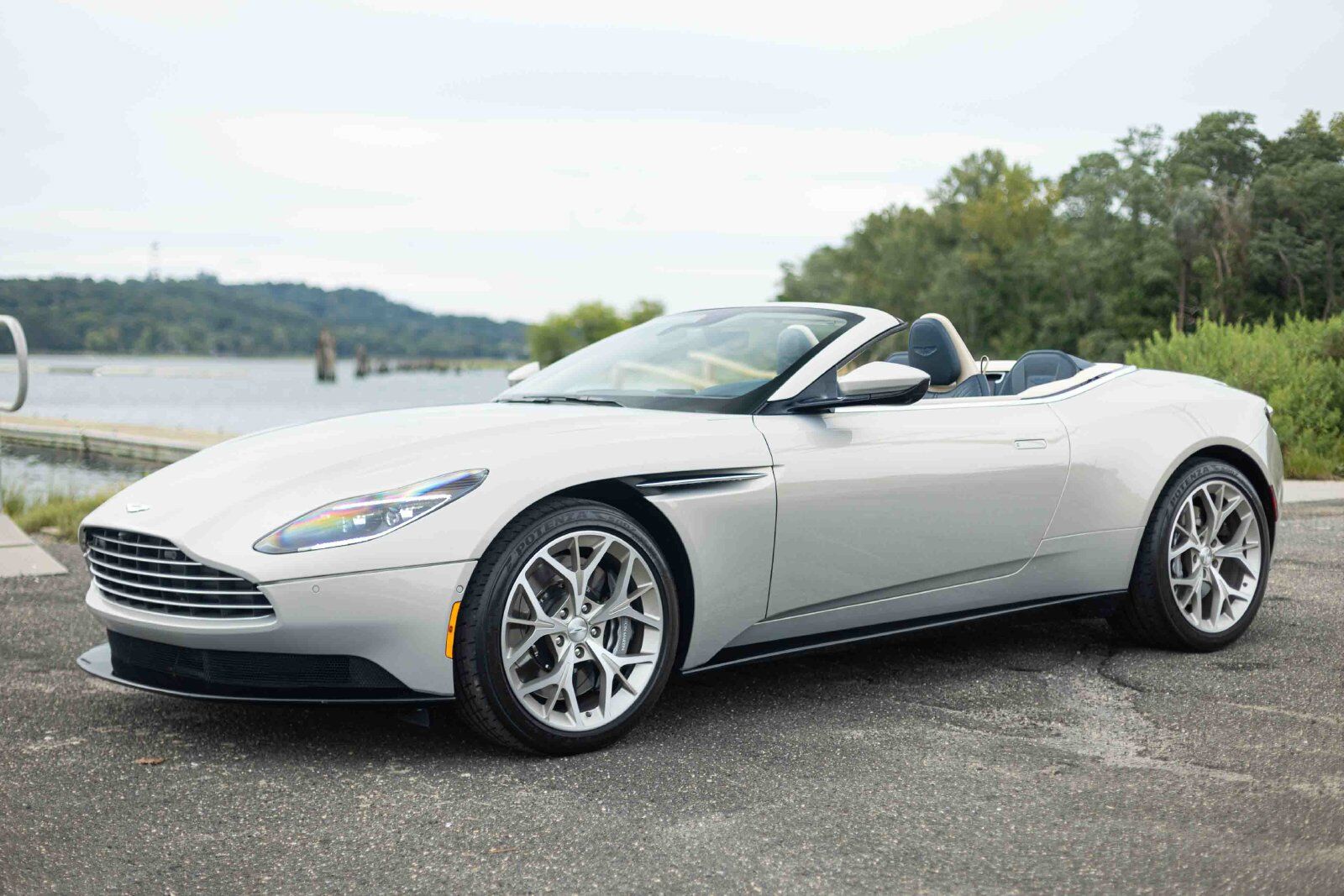 2019 ASTON MARTIN DB11