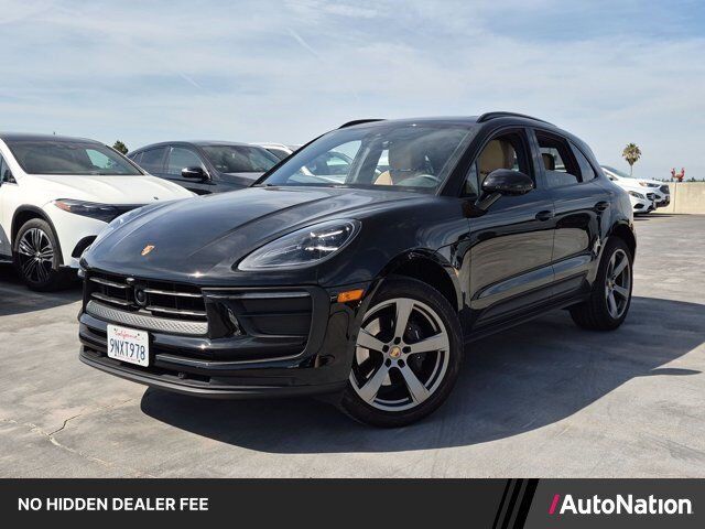 2024 PORSCHE Macan