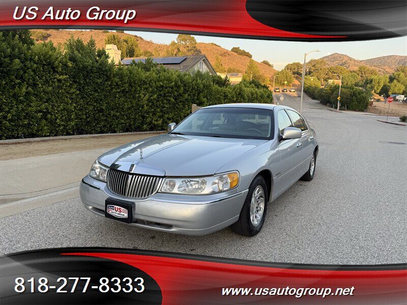 1998 LINCOLN Town Car