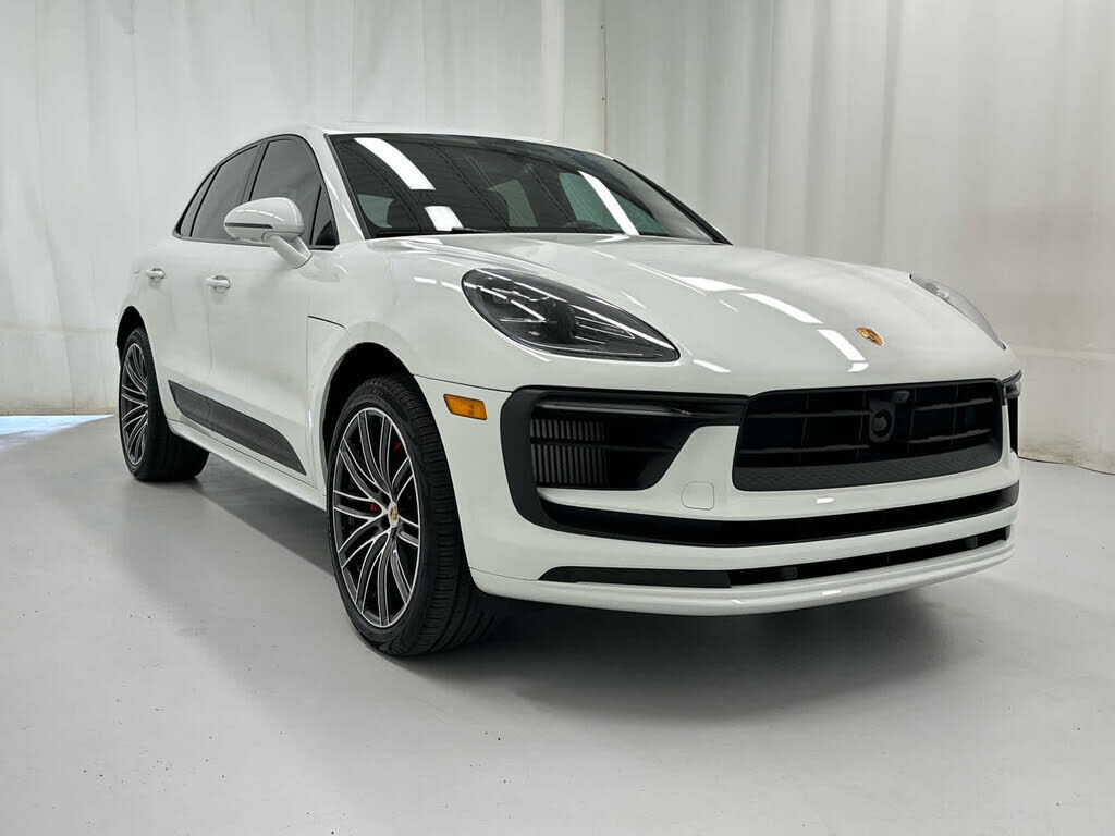 2023 PORSCHE Macan