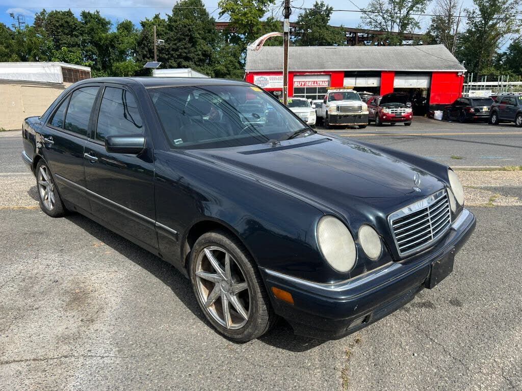 1997 MERCEDES-BENZ E-Class