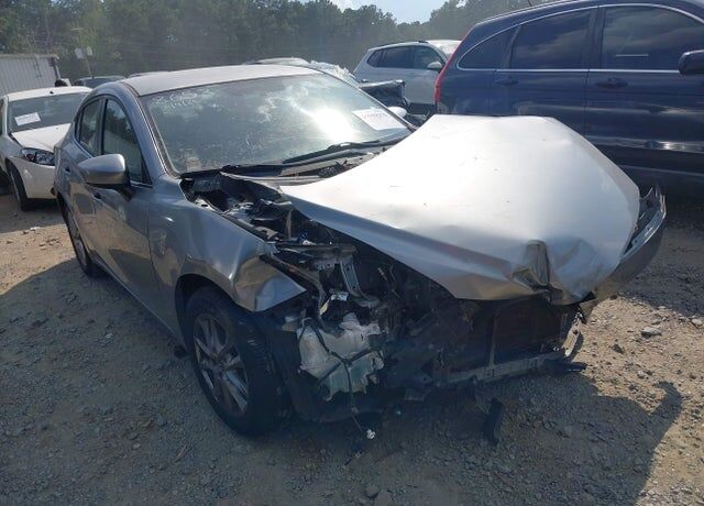 2016 MAZDA Mazda3