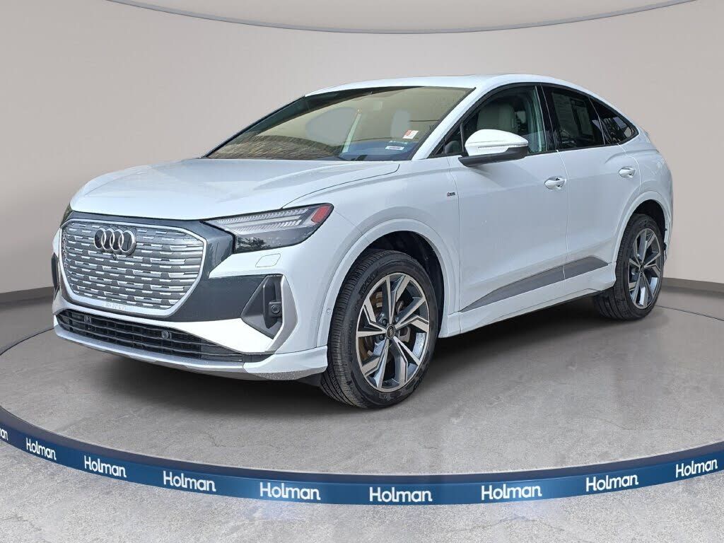 2023 AUDI Q4