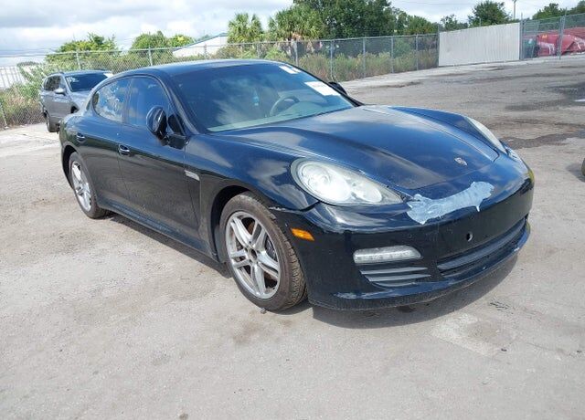 2011 PORSCHE Panamera