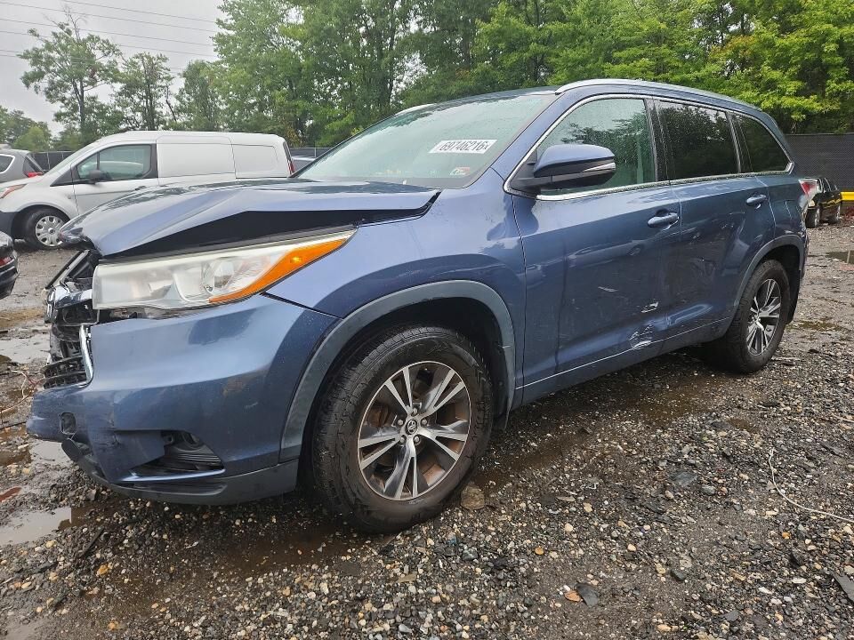 2016 TOYOTA Highlander
