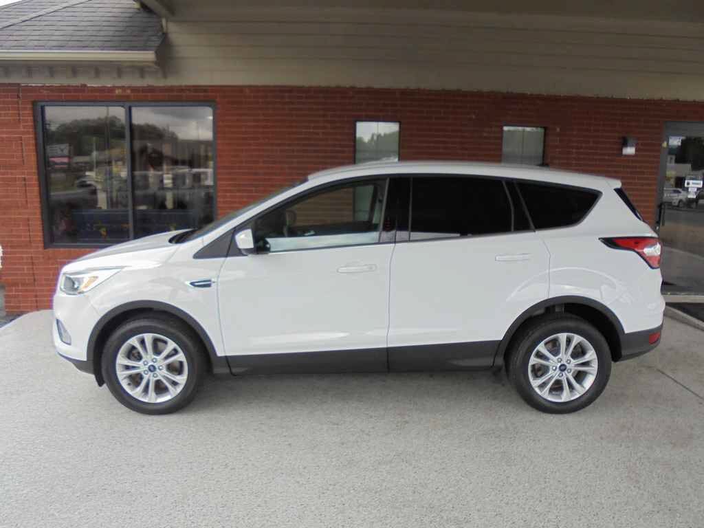 2017 FORD Escape