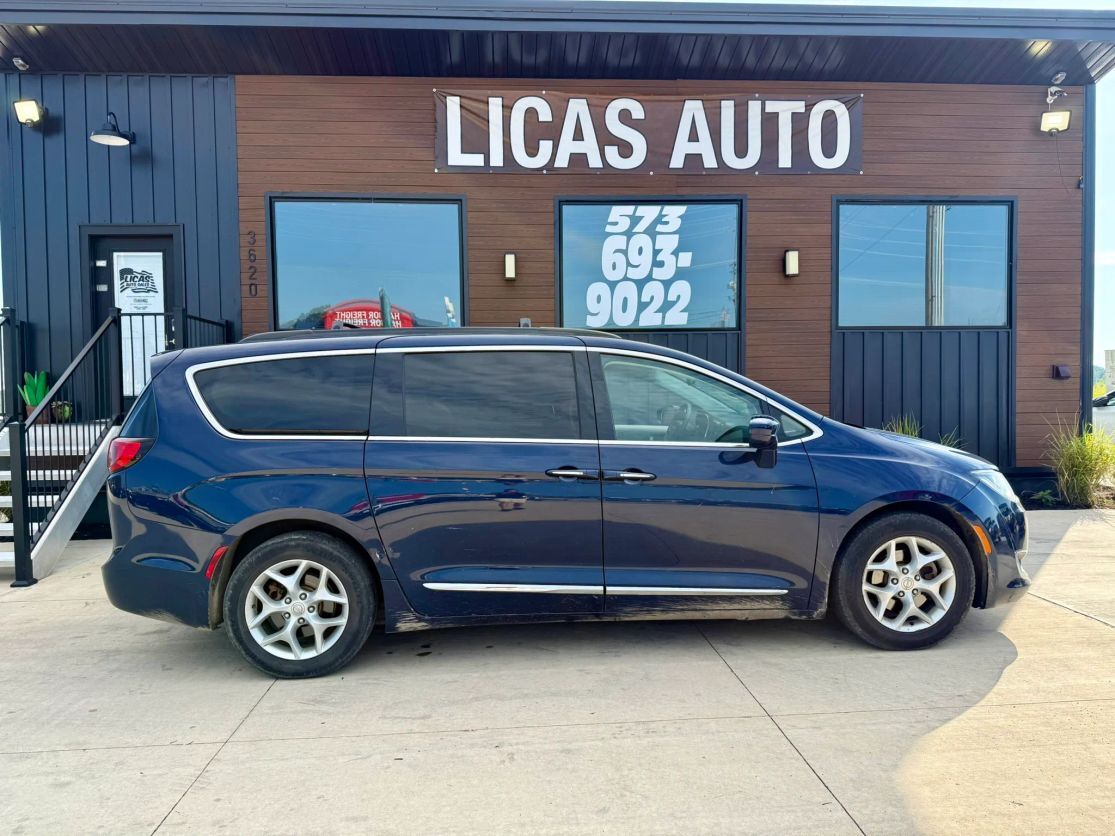 2017 CHRYSLER Pacifica