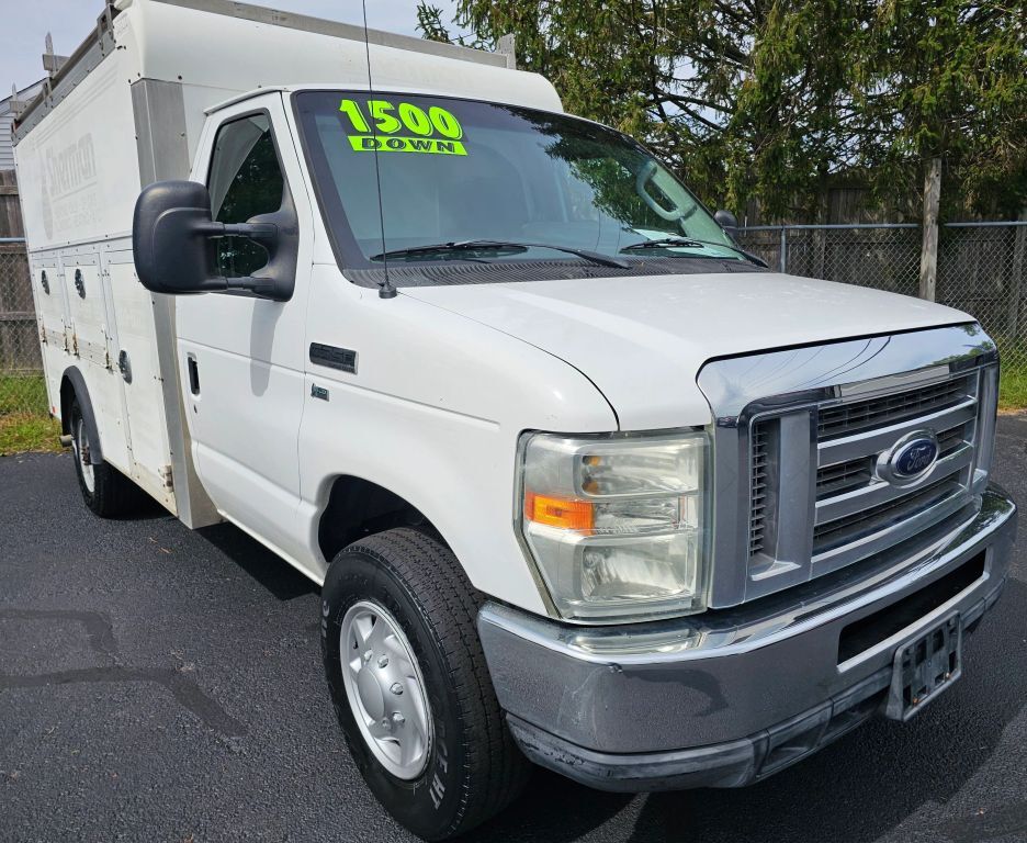 2011 FORD E-350