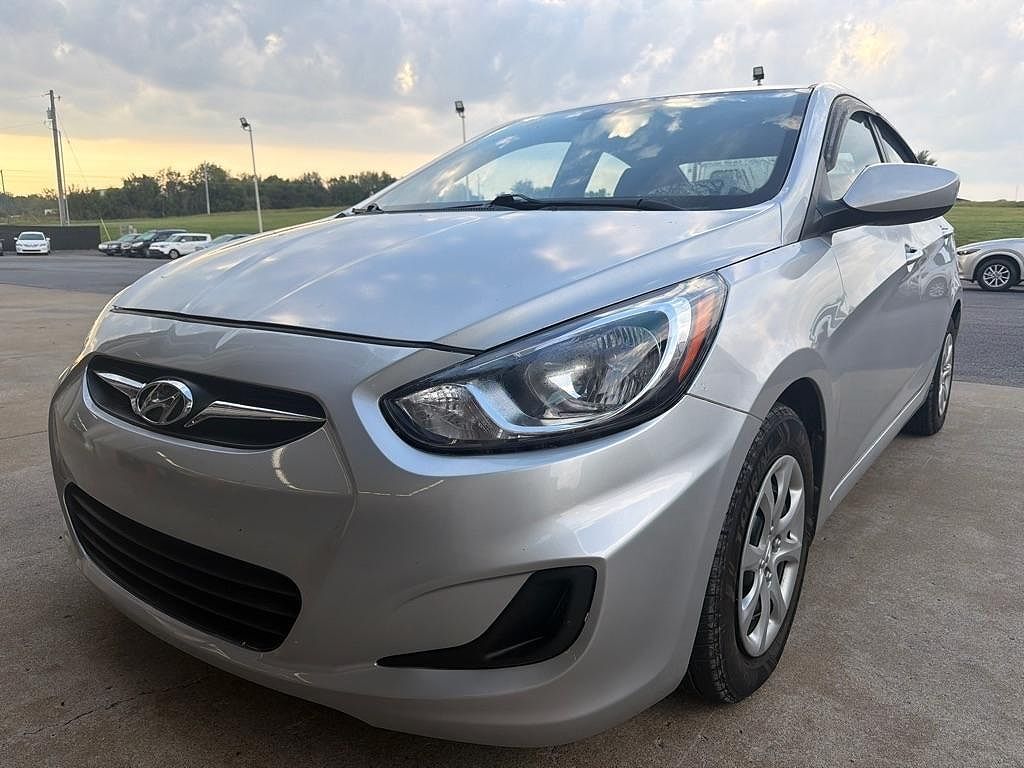 2013 HYUNDAI Accent