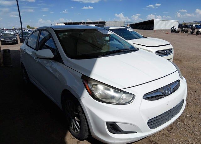 2013 HYUNDAI Accent